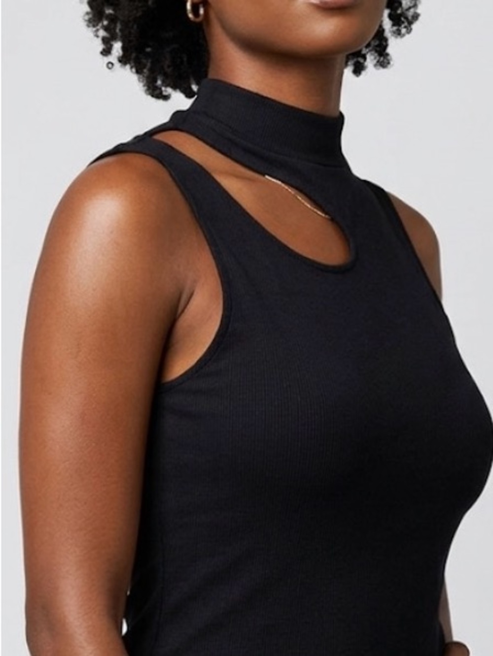 Source Unknown Black Sleeveless Mock Neck Tank with Asymmetric Cutout